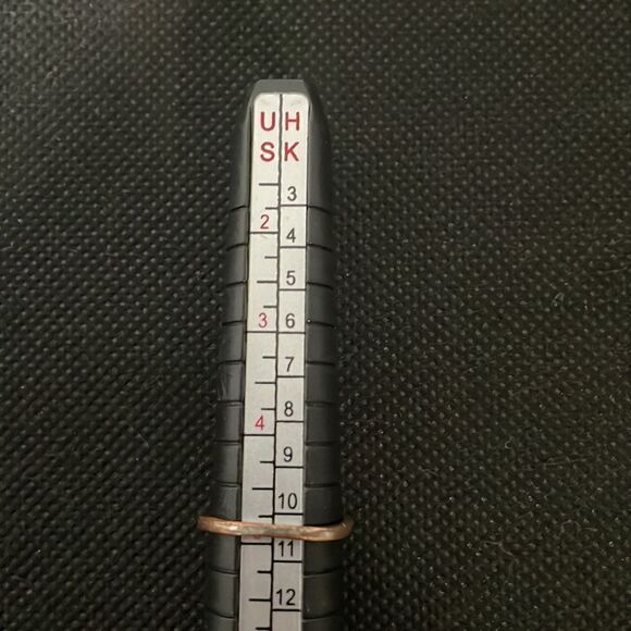 Thin ring with a blue gem - Picture 5 of 6